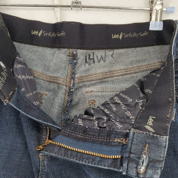 Lee Jeans Women's Sinfully Soft Cotton Blend Boot Cut Dark Wash Blue Size 30/32 - Picture 6 of 10